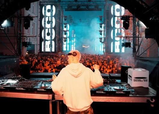 BCCO stage, DJ in front of the crowd