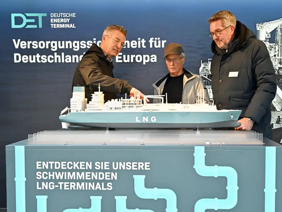 LNG ship scale model